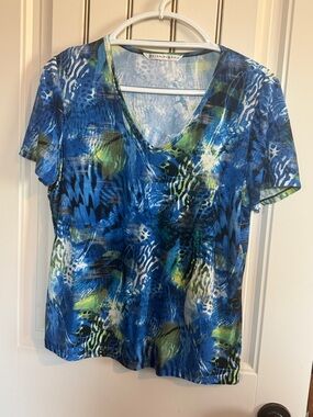 Peter Nygard Blue & Green Abstract V-Neck Short Sleeve Top